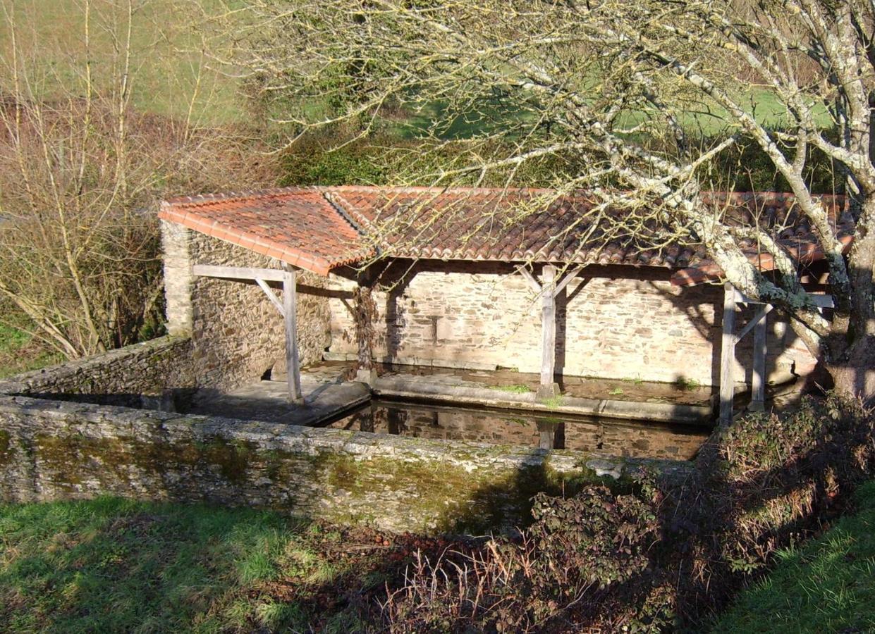 Chambres De La Porte Aux Moines Vouvant Zewnętrze zdjęcie